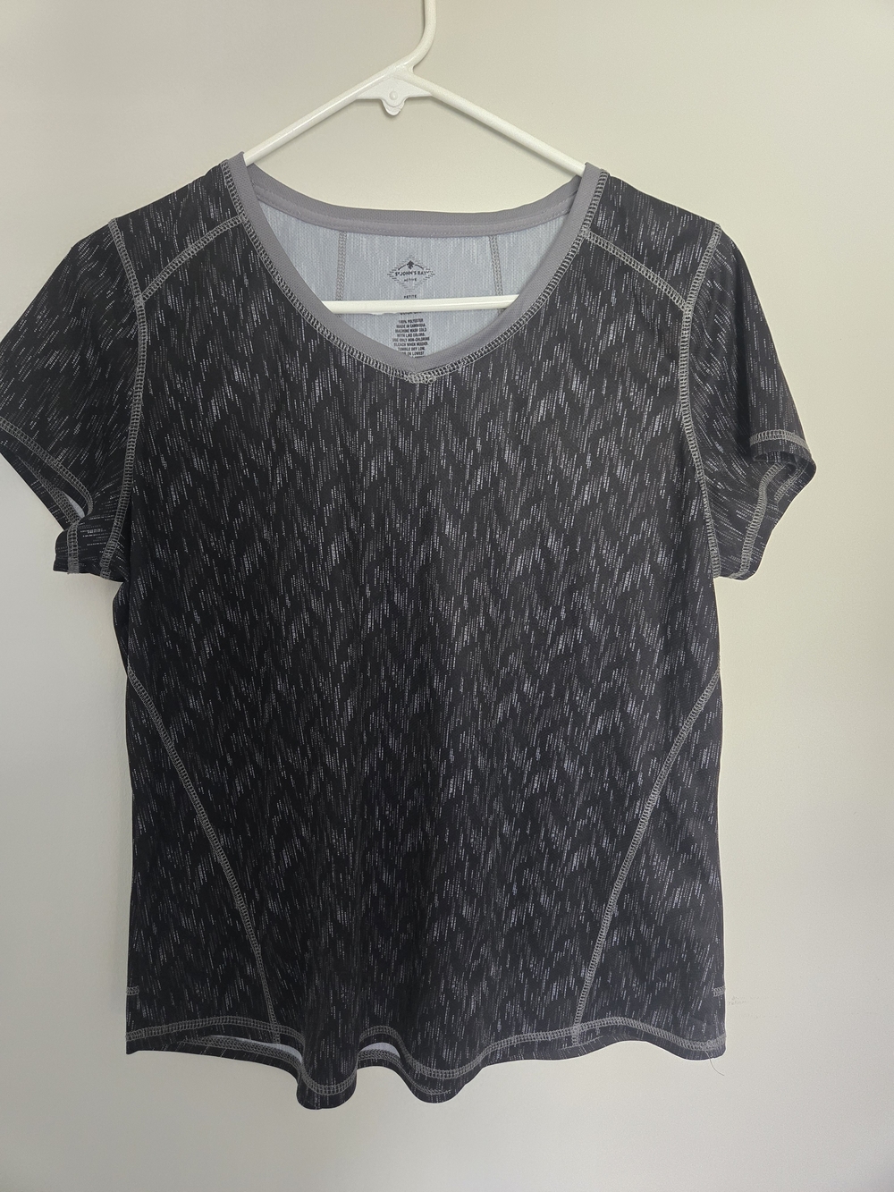 0St. John's Bay Heathered Dark Gray V-Neck Short Sleeve Top Petite Large